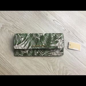 New Michael Kors Jet Set Travel Flat Wallet